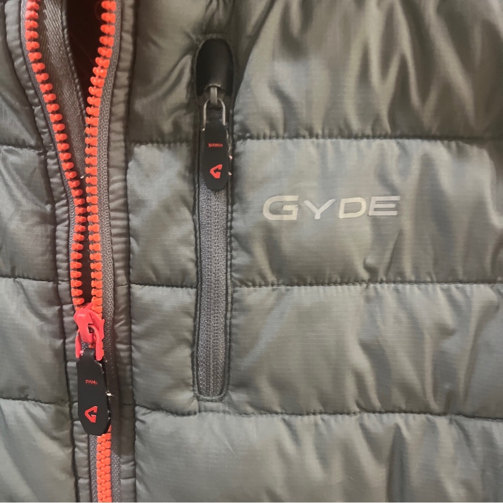 Gyde Supply Co. Vest Medium Primaloft Maroon Insulated Puffer Full Zip Gray - Picture 8 of 11